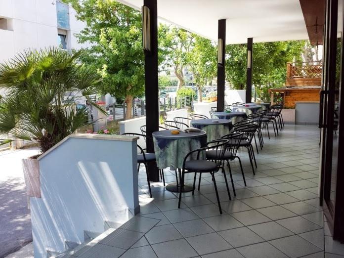 Hotel Penny Rimini Exterior foto